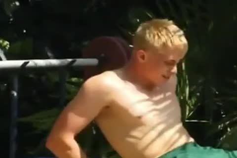 Gym guys Outdoor blowjob