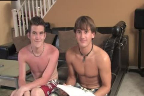 kissing twinks enjoy wanking