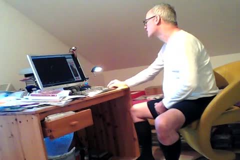 Berndis Jerking For cam In Front Of Looking Himself On PC