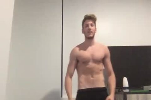 Bearded boy Masturbating In Live