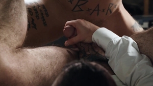 Men.com: Muscle american feels up to bareback hard pounding