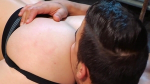 HotHouse: Bodybuilder enjoys greatly masturbation