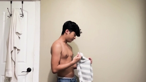 Butt Virgins: Interview and Bareback with Matteo